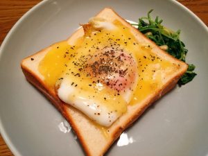 食パン　　卵